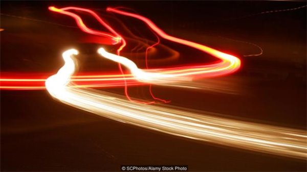 為啥沒(méi)有任何東西能超越光速？